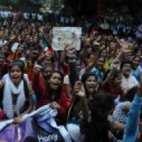 Media asked to stop showing pics of Hyderabad rape accused  (12:32) 