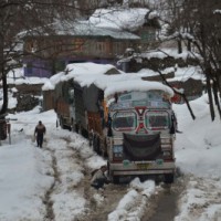 Jammu-Srinagar highway closed again due to snowfall