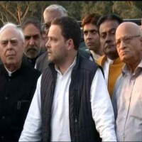 Demand for probe into Loya's death: Rahul leads 115 MPs belonging to 14 parties to President