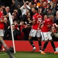 Manchester United beat Liverpool 2-1; Marcus Rashford hits double
