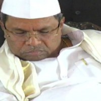 Congress left red-faced after Siddaramaiah accepts that Lingayats are Hindus