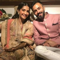 Inside look of Sonam kapoor Mehandi Function 