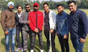 शमी को रोशनारा क्लब की मानद सदस्यता मिली शमी को रोशनारा क्लब की मानद सदस्यता मिली