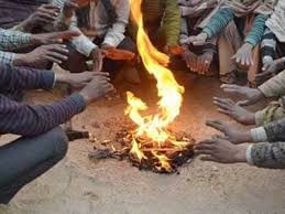 उत्तर भारत में कड़ाके की ठंड, टूट सकता है 118 साल का रिकॉर्ड लंदन से ठंडी दिल्ली की रात उत्तर भारत में कड़ाके की ठंड, टूट सकता है 118 साल का रिकॉर्ड लंदन से ठंडी दिल्ली की रात
