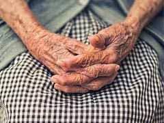  दिल्ली में 106 साल के बुजुर्ग ने कोरोना को दी मात