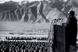 लेह दौरे पर 1971 की तस्वीर से क्या साबित करना चाहती है कांग्रेस...? लेह दौरे पर 1971 की तस्वीर से क्या साबित करना चाहती है कांग्रेस...?