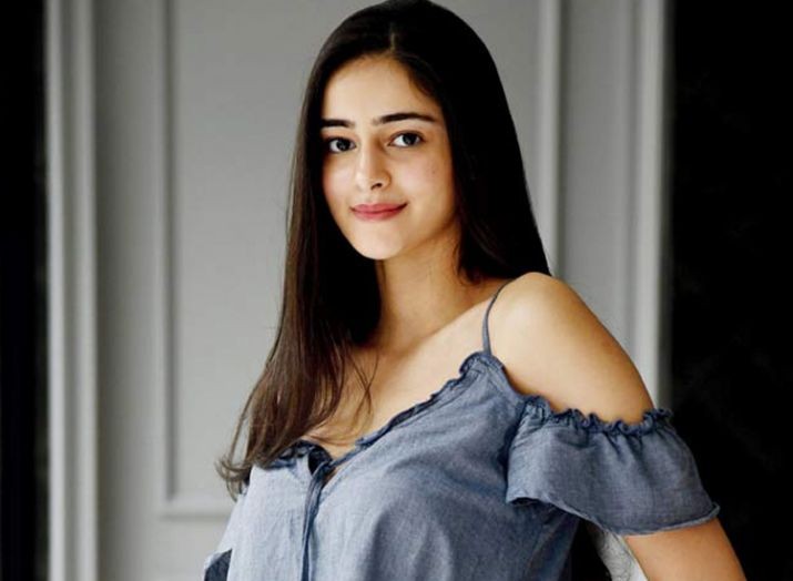 फिल्म के सेट पर रोईं अनन्या तो चुप कराते दिखे टाइगर श्रॉप फिल्म के सेट पर रोईं अनन्या तो चुप कराते दिखे टाइगर श्रॉप