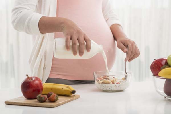 गर्भवती हो तो रखे डायट का पूरा ध्यान  -शुरू के तीन महीने होते है महत्वपूर्ण 
