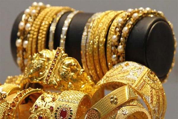 दाम घटने से बढ़ गई सोने की मांग, चुनाव बाद आएगी और तेजी दाम घटने से बढ़ गई सोने की मांग, चुनाव बाद आएगी और तेजी