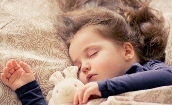 बच्चों की अच्छी सेहत के लिए पर्याप्त नींद जरुरी 