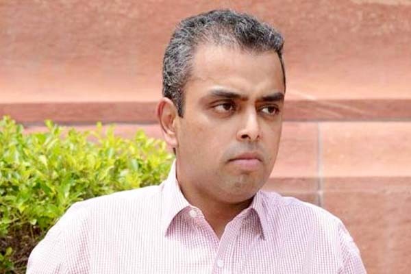 दक्षिण मुंबई संसदीय क्षेत्र में अभिजात्य वर्ग को लुभाने की जिम्मेदारी कांग्रेस के मिलिंद देवड़ा पर दक्षिण मुंबई संसदीय क्षेत्र में अभिजात्य वर्ग को लुभाने की जिम्मेदारी कांग्रेस के मिलिंद देवड़ा पर