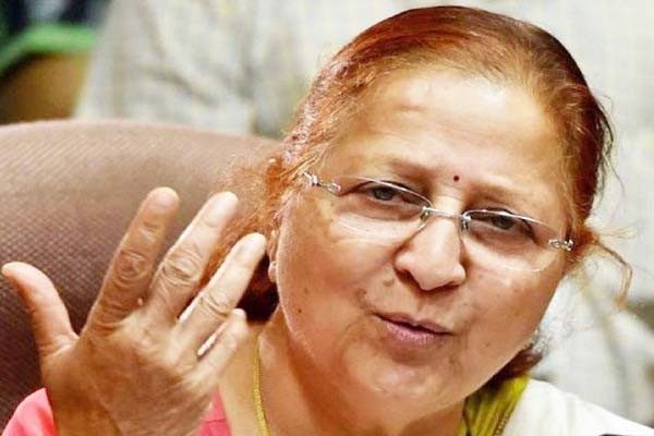 शहीद हैं हेमंत करकरे, एटीएस प्रमुख के रूप में उनकी भूमिका ठीक नहीं : महाजन शहीद हैं हेमंत करकरे, एटीएस प्रमुख के रूप में उनकी भूमिका ठीक नहीं : महाजन