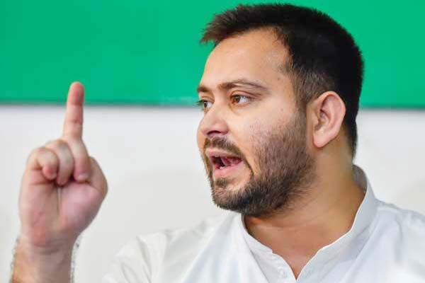 तेजस्वी बोले- नीतीश को लगता है मोदी से डर - वोटों का ध्रुवीकरण करते हैं प्रधानमंत्री तेजस्वी बोले- नीतीश को लगता है मोदी से डर - वोटों का ध्रुवीकरण करते हैं प्रधानमंत्री