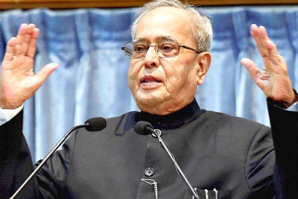'काल्पनिक बहादुरी' से नहीं होगा देश का भला: प्रणब मुखर्जी 'काल्पनिक बहादुरी' से नहीं होगा देश का भला: प्रणब मुखर्जी