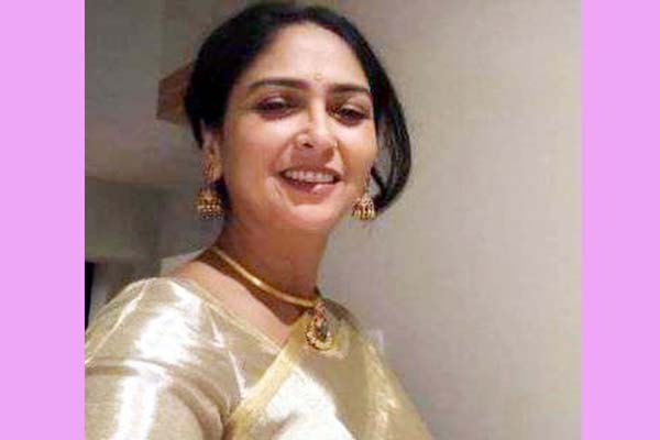 दिग्गी राजा की पत्नी ने भोजपुरी भाषा में किया प्रचार एक माह में 80 से ज्यादा बैठकें दिग्गी राजा की पत्नी ने भोजपुरी भाषा में किया प्रचार एक माह में 80 से ज्यादा बैठकें