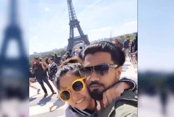 बॉयफ्रेंड के साथ क्वालिटी टाइम स्पेंड किया हिना खान ने -काम से छुट्टी लेकर पेरिस में रिलेक्स कर रही एक्ट्रेस बॉयफ्रेंड के साथ क्वालिटी टाइम स्पेंड किया हिना खान ने -काम से छुट्टी लेकर पेरिस में रिलेक्स कर रही एक्ट्रेस