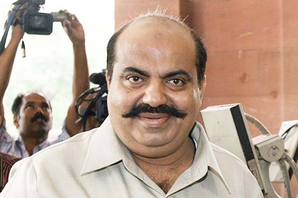 मोदी के खिलाफ चुनाव लड़ रहे अतीक ने मैदान छोड़ा मोदी के खिलाफ चुनाव लड़ रहे अतीक ने मैदान छोड़ा