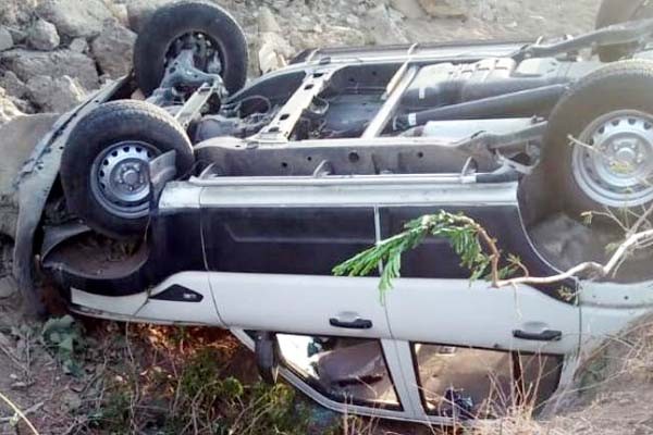 गाय को बचाने में संघ प्रमुख भागवत के काफिले की कार दुर्घटनाग्रस्त गाय को बचाने में संघ प्रमुख भागवत के काफिले की कार दुर्घटनाग्रस्त