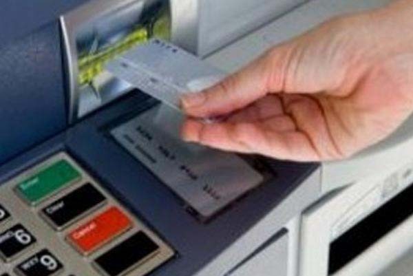 पांच साल में दोगुने हुए डेविट कार्ड्स, एटीएम हुए कम - फरवरी 2019 तक देश में 94 करोड़ हुए डेबिट कार्ड पांच साल में दोगुने हुए डेविट कार्ड्स, एटीएम हुए कम - फरवरी 2019 तक देश में 94 करोड़ हुए डेबिट कार्ड