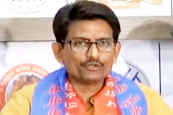 15 से ज्यादा विधायक कांग्रेस छोड़ सकते हैं : अल्पेश ठाकोर का दावा 15 से ज्यादा विधायक कांग्रेस छोड़ सकते हैं : अल्पेश ठाकोर का दावा