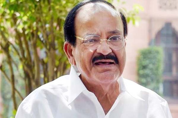 वंदे मातरम या जय हिन्द करना ही देशभक्ति नहीं: नायडू वंदे मातरम या जय हिन्द करना ही देशभक्ति नहीं: नायडू
