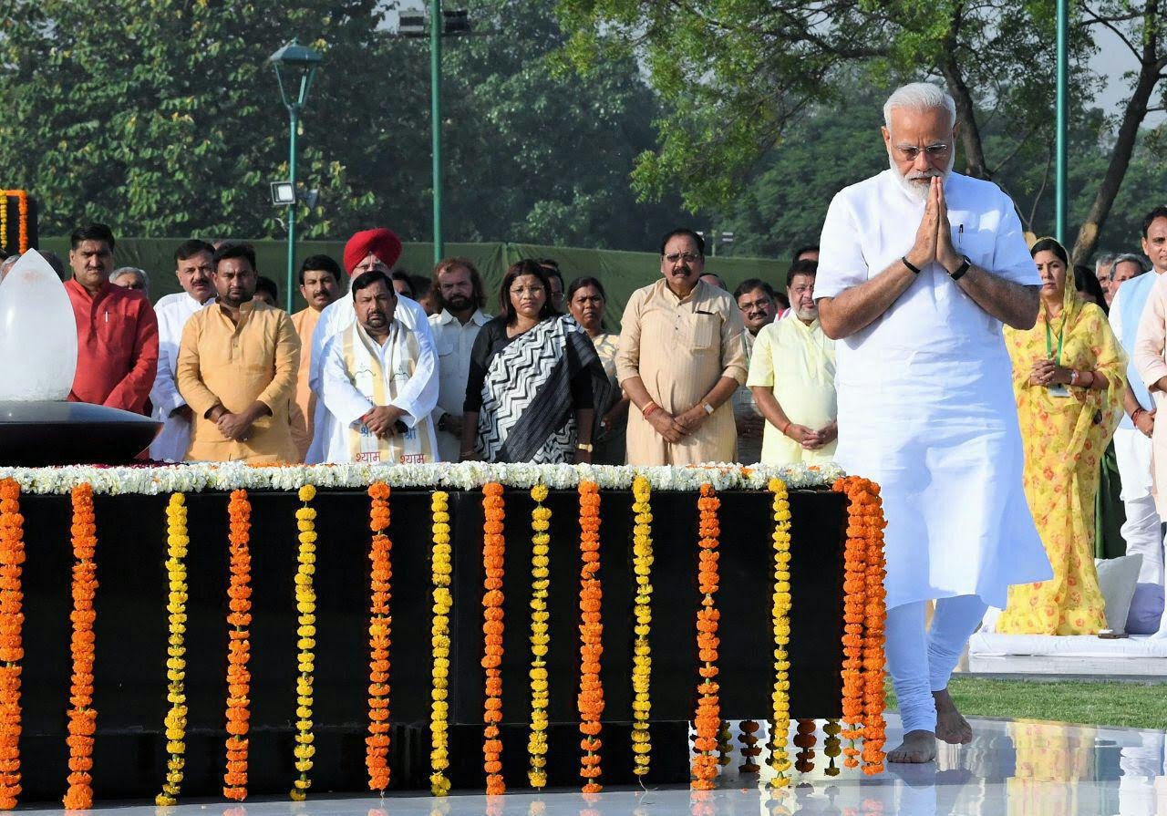 आज अटलजी होते तो बड़े खुश होते : मोदी आज अटलजी होते तो बड़े खुश होते : मोदी