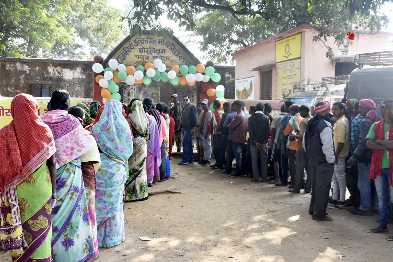 रांची 13 सीटों के लिए 62.87 फीसदी वोट रांची 13 सीटों के लिए 62.87 फीसदी वोट