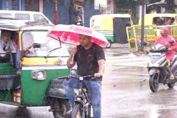 बारिश से जनजीवन प्रभावित,राज्यपाल-मुख्यमंत्री का दौरा रद्द बारिश से जनजीवन प्रभावित,राज्यपाल-मुख्यमंत्री का दौरा रद्द
