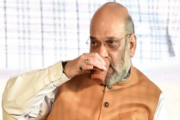 गृहमंत्री शाह ने कुल्हड़ में चाय पीकर दिया सिंगल यूज प्लास्टिक बंद करने का संदेश - दूसरी रफ्तार ट्रेन वंदे भारत एक्सप्रेस को झंडी दिखा किया रवाना गृहमंत्री शाह ने कुल्हड़ में चाय पीकर दिया सिंगल यूज प्लास्टिक बंद करने का संदेश - दूसरी रफ्तार ट्रेन वंदे भारत एक्सप्रेस को झंडी दिखा किया रवाना