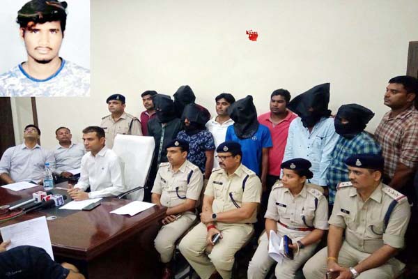 अंधे कत्ल की गुत्थी सुलझी, ८ आरोपी में दो नाबालिग भी गिरफ्तार - सभी आरोपी ओमनगर जरहाभाठा के - सीसीटीवी फुटेज से खुला मामला अंधे कत्ल की गुत्थी सुलझी, ८ आरोपी में दो नाबालिग भी गिरफ्तार - सभी आरोपी ओमनगर जरहाभाठा के - सीसीटीवी फुटेज से खुला मामला