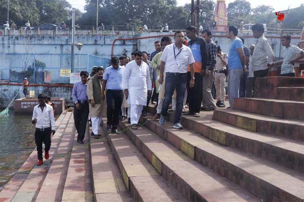 मंत्री श्री शर्मा द्वारा छठ पूजा के लिये घाटों पर सुरक्षा-व्यवस्था के दिये निर्देश मंत्री श्री शर्मा द्वारा छठ पूजा के लिये घाटों पर सुरक्षा-व्यवस्था के दिये निर्देश