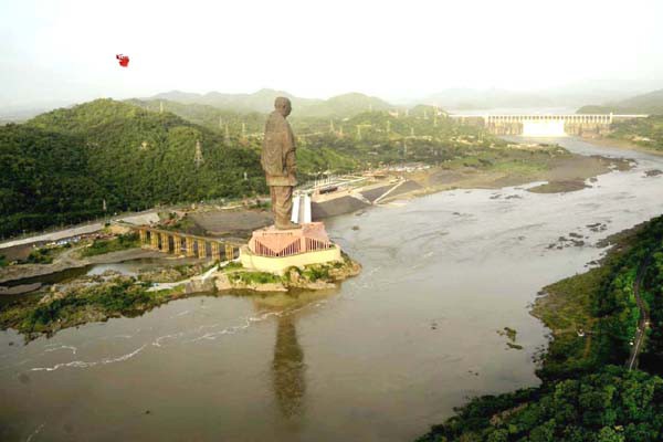 'स्टैच्यू ऑफ यूनिटी' ने कमाई में ताजमहल को पछाडा़ 'स्टैच्यू ऑफ यूनिटी' ने कमाई में ताजमहल को पछाडा़