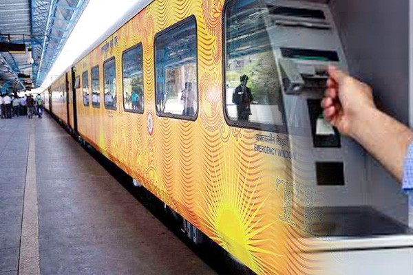 चलती ट्रेन में निकाल सकेंगे कैश, तेजस में लगेगा एटीएम चलती ट्रेन में निकाल सकेंगे कैश, तेजस में लगेगा एटीएम