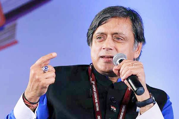 कश्मीर पर यूएस की मध्यस्थता नामंजूर: थरूर कश्मीर पर यूएस की मध्यस्थता नामंजूर: थरूर