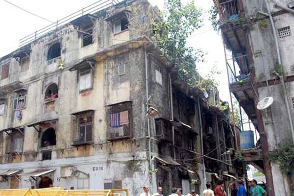मुंबई में जर्जर हो रही इमारतें चिंता का विषय, अब तक सैकड़ों लोग बेघर - ७ महीने में ६२२ घटनाएं, ५१ लोगों की मौत, २२७ घायल