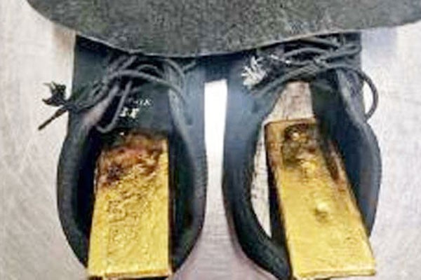 जूते में छिपा रखा था 72 लाख का सोना, अफगान नागरिक गिरफ्तार 