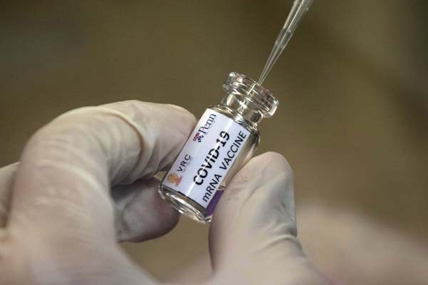 अमीर देशों में शुरु हुई कोरोना वैक्सीन हासिल करने की रेस, अमेरिका, जापान ने किया करोड़ों डोज का सौदा