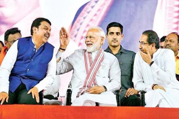 महाराष्ट्र के चुनावी मैदान में उतरे मोदी चार दिन में करेंगे नौ जनसभाएं महाराष्ट्र के चुनावी मैदान में उतरे मोदी चार दिन में करेंगे नौ जनसभाएं