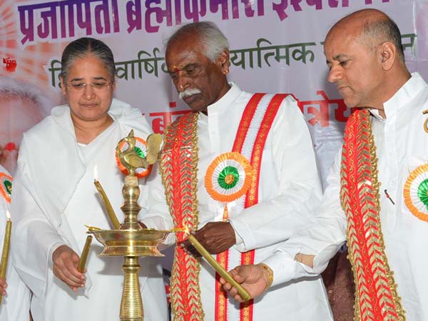 चरित्र निर्माण से स्वस्थ समाज का निर्माण संभव राज्यपाल चरित्र निर्माण से स्वस्थ समाज का निर्माण संभव राज्यपाल