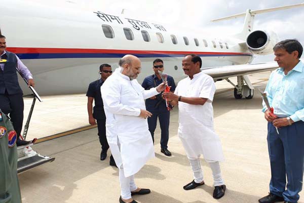 अमित शाह रांची पहुंचे,सीएम ने किया स्वागत अमित शाह रांची पहुंचे,सीएम ने किया स्वागत