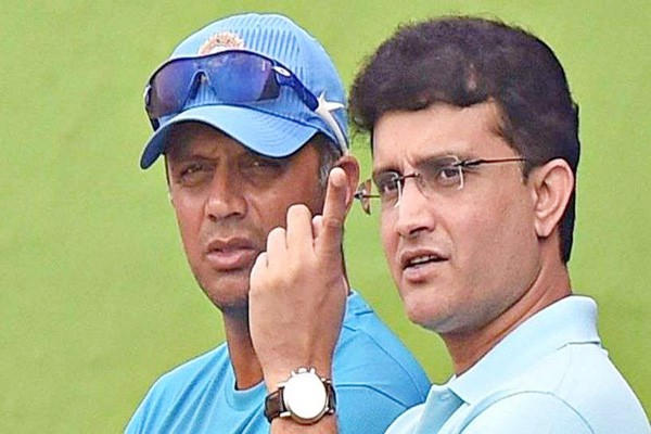 द्रविड़ से मिलकर भविष्य की रुपरेखा तैयार करेंगे गांगुली द्रविड़ से मिलकर भविष्य की रुपरेखा तैयार करेंगे गांगुली