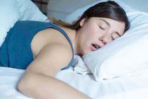 कैंसर का खतरा बढ़ाती है नींद से जुड़ी यह बीमारी 