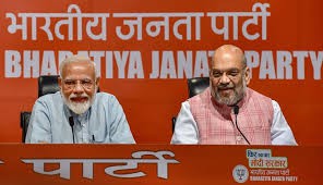 अमित शाह ने पीएम को नहीं बताई अंदर की बात अमित शाह ने पीएम को नहीं बताई अंदर की बात