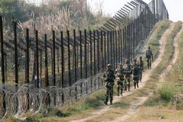 सरहद पर रेड अलर्ट जम्मू से कठुआ तक ग्राउंड सेंसर किए गए एक्टिव सरहद पर रेड अलर्ट जम्मू से कठुआ तक ग्राउंड सेंसर किए गए एक्टिव