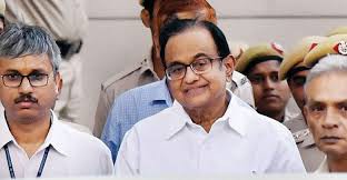 अब देश की अर्थव्यवस्था को भगवान ही बचा सकता है : चिदंबरम अब देश की अर्थव्यवस्था को भगवान ही बचा सकता है : चिदंबरम
