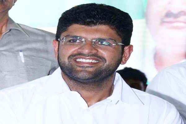 हरियाणा विस चुनाव: फंस सकता है पेंच, दुष्यंत बोले- सत्ता की चाबी रहेगी जेजेपी के पास हरियाणा विस चुनाव: फंस सकता है पेंच, दुष्यंत बोले- सत्ता की चाबी रहेगी जेजेपी के पास