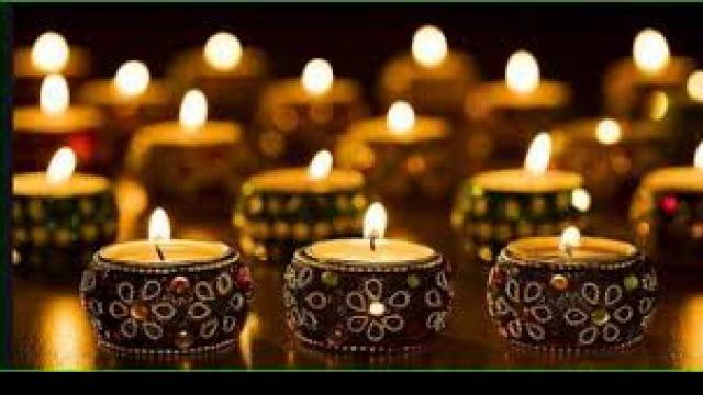 दीपावली की धूम, आकर्षक विद्युत सज्जा से जगमग हुआ गांव-शहर दीपावली की धूम, आकर्षक विद्युत सज्जा से जगमग हुआ गांव-शहर