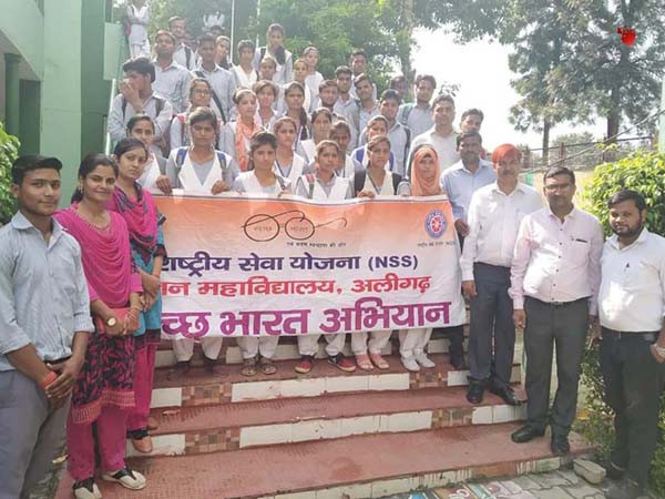 एन एस एस सेवा संकल्प के साथ मनाया एन एस एस सेवा संकल्प के साथ मनाया