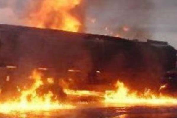 नाइजीरिया: पेट्रोल के चक्कर में गई 45 जानें नाइजीरिया: पेट्रोल के चक्कर में गई 45 जानें