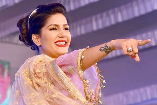 फिर छाया सपना चौधरी का गाना फिर छाया सपना चौधरी का गाना